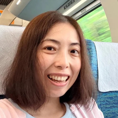 Kru Kelly, Thai language teacher